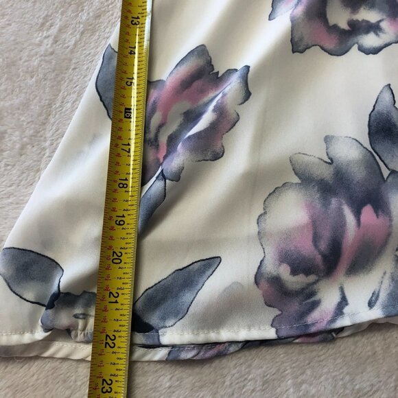 HONEY Belle Off White Floral Long Sleeve Flowy V Neck Top Size Large - Picture 11 of 13